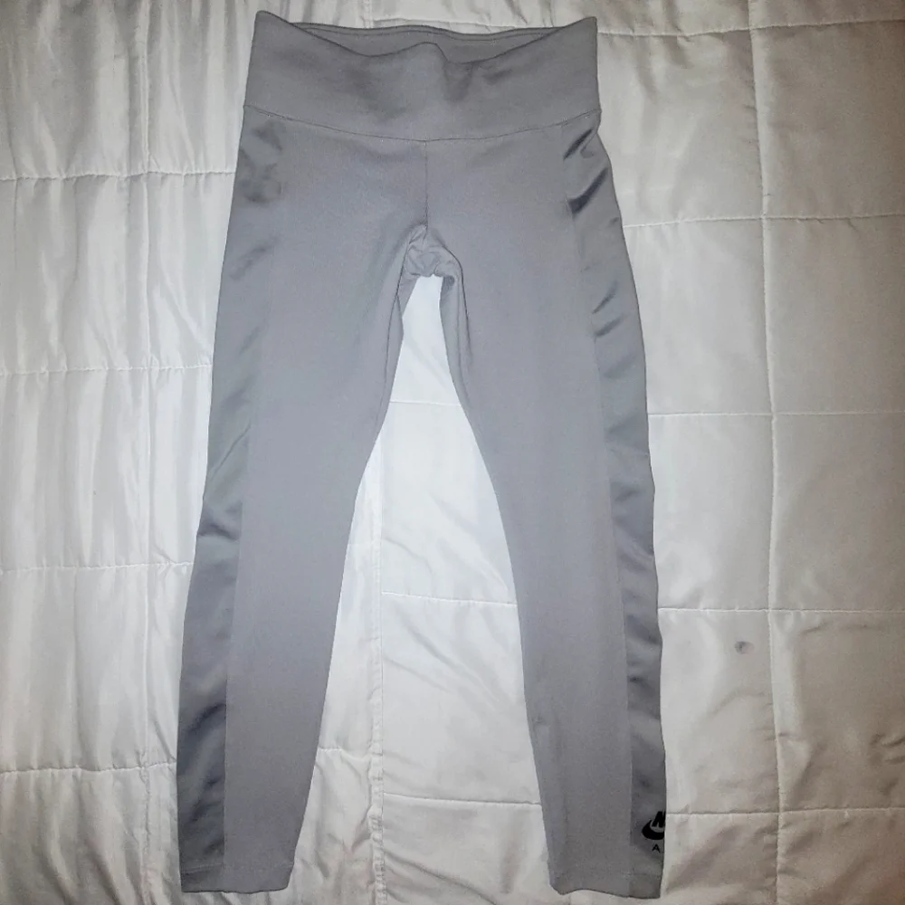 Nike Air Leggings - Picture 4 of 5